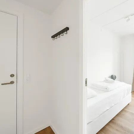 Apartment Fantastic 2-bed With Balcony